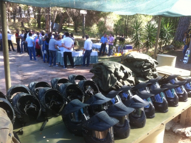 Mascaras y monos de paintball